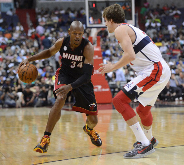 主C负责持 主C负责持