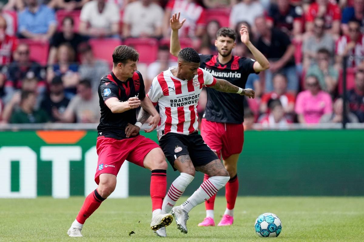 此前类似场 此前类似场